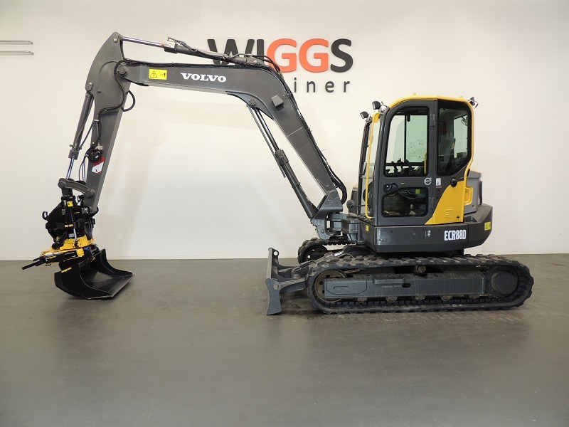 Volvo-ECR88D-11.jpg